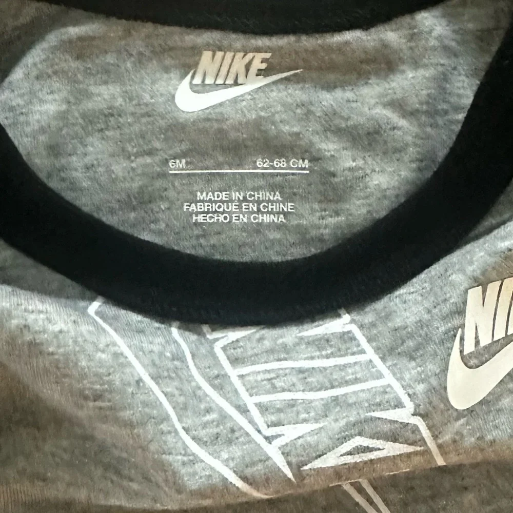 Nike 2 Piece Set Long Sleeve Bodysuit & Black Joggers Boys Size 6 Months NWT